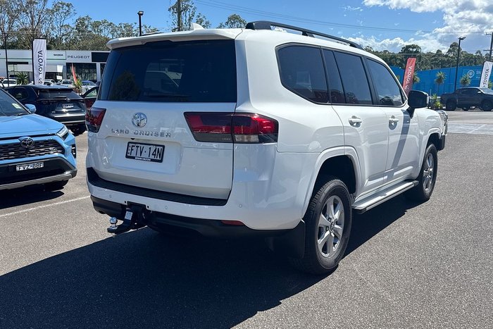 2025 Toyota Landcruiser GXL