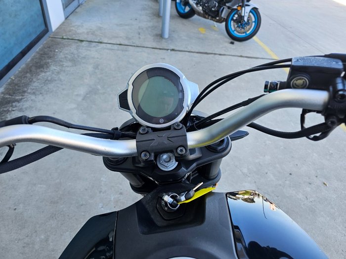 2023 CFMOTO 300 CL-X White