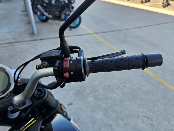 2023 CFMOTO 300 CL-X White