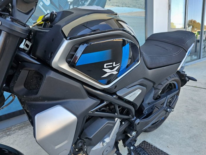 2023 CFMOTO 300 CL-X White