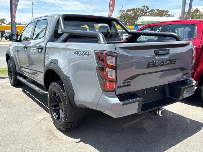 2025 Isuzu D-MAX BLADE