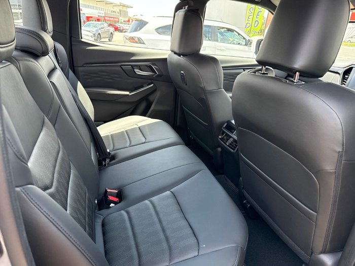 2025 Isuzu D-MAX BLADE