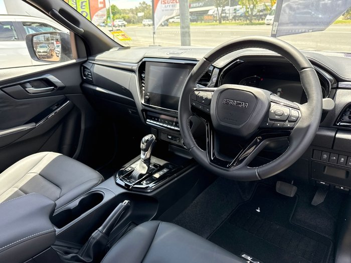 2025 Isuzu D-MAX BLADE