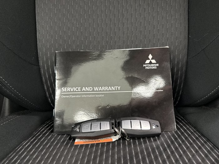 2023 Mitsubishi Outlander ES