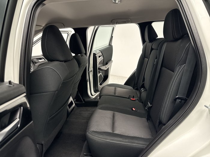 2023 Mitsubishi Outlander ES