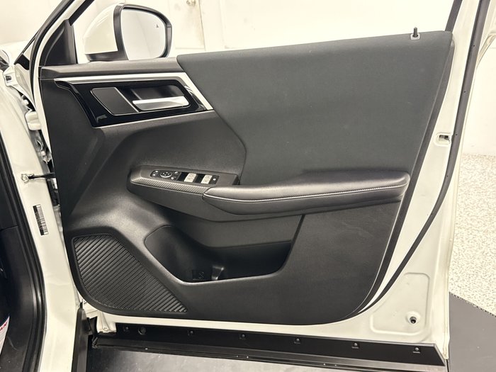 2023 Mitsubishi Outlander ES