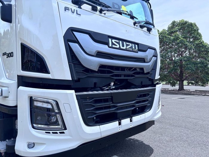 2025 Isuzu F Series FVL 260-300 AT R67