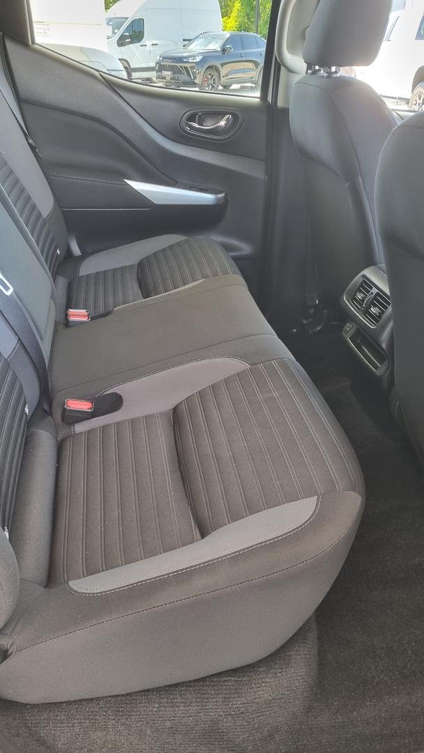 2020 Nissan Navara ST