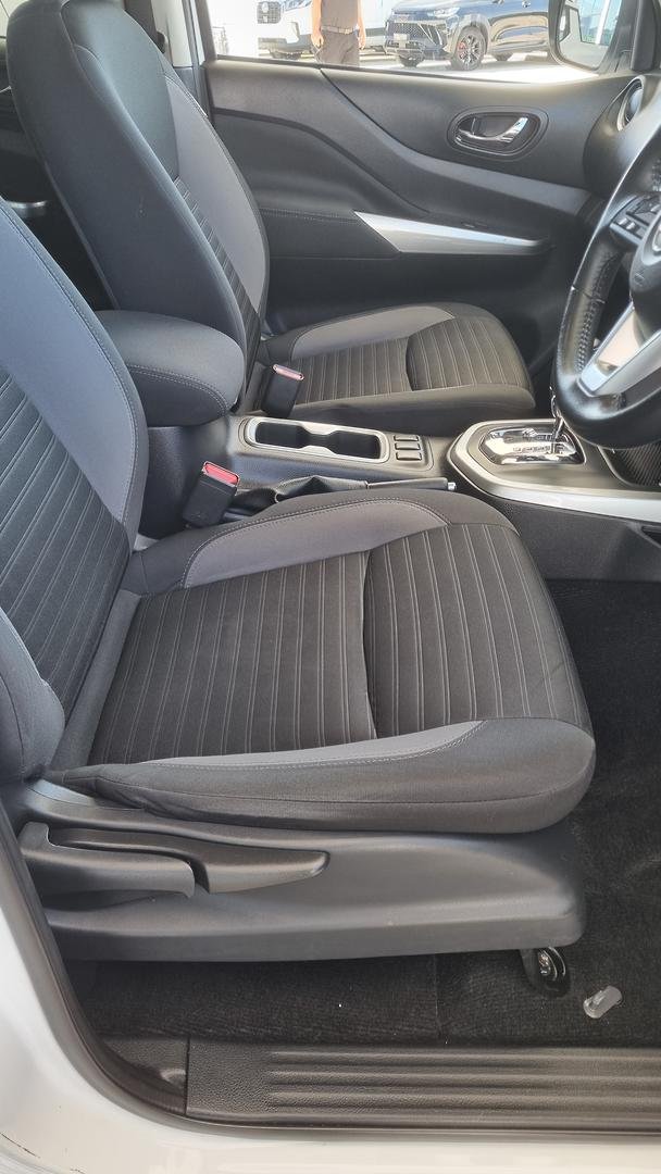 2020 Nissan Navara ST