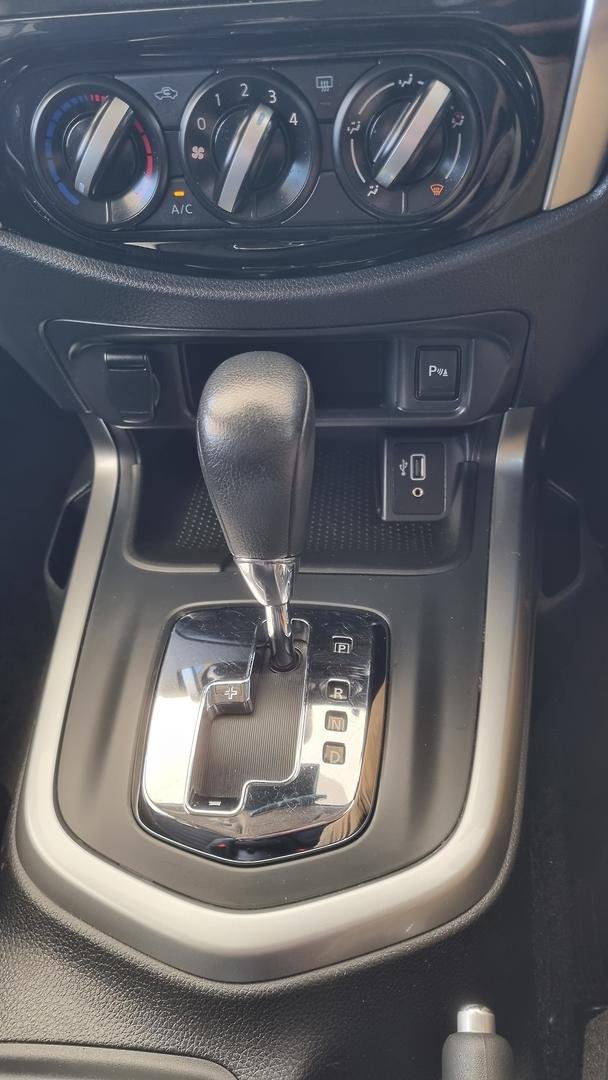 2020 Nissan Navara ST