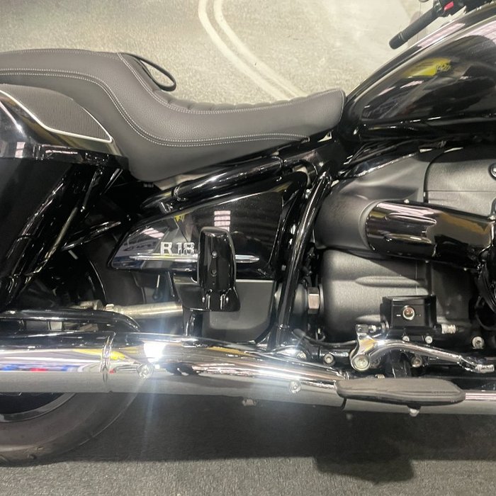 2021 BMW Motorrad R 18 Black