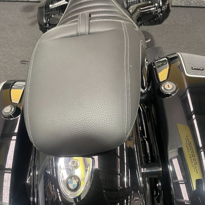 2021 BMW Motorrad R 18 Black