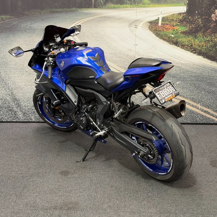 2022 Yamaha YZF-R7LA Blue