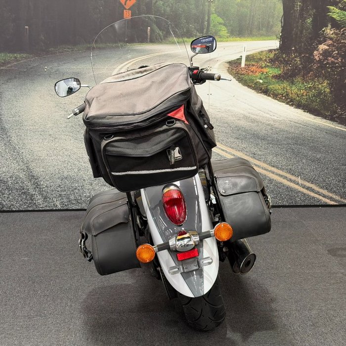 2021 Kawasaki VULCAN 900 (VN900) CLASSIC