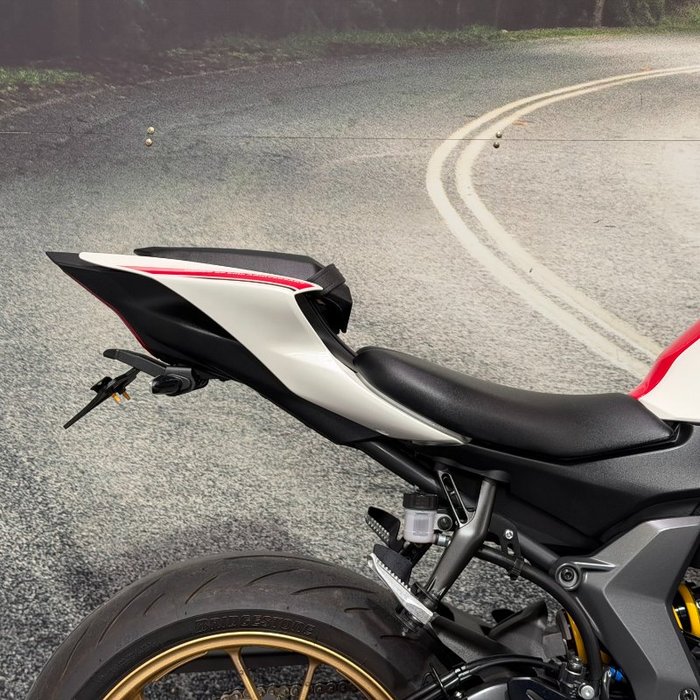 2021 Yamaha YZF-R7LA White