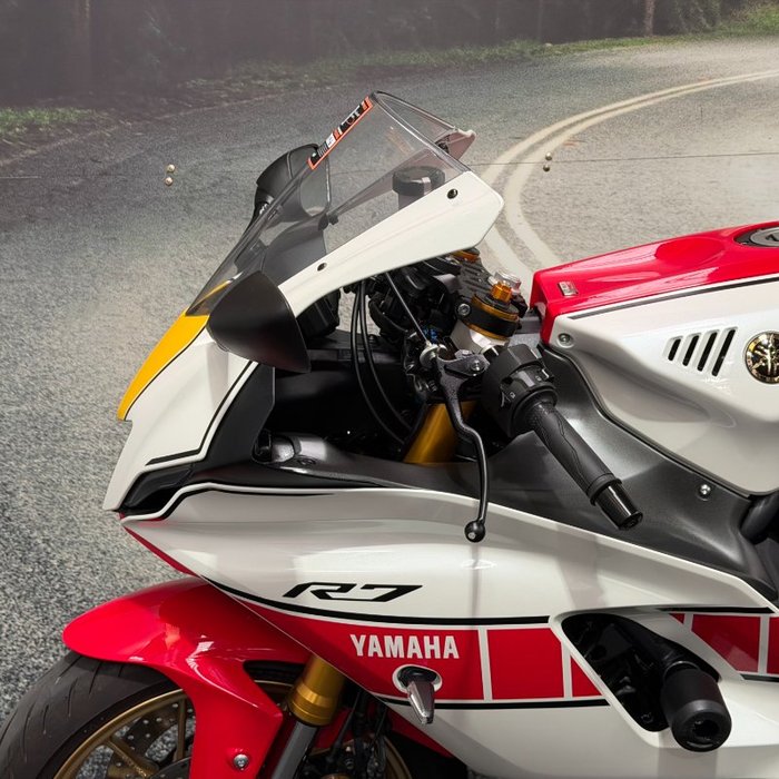 2021 Yamaha YZF-R7LA White