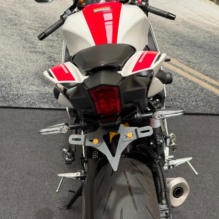 2021 Yamaha YZF-R7LA White