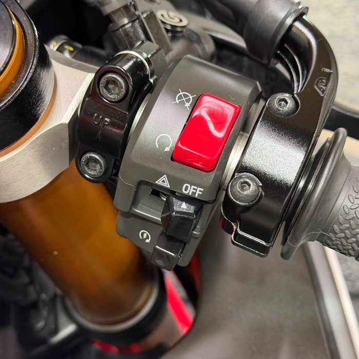 2021 Yamaha YZF-R7LA White