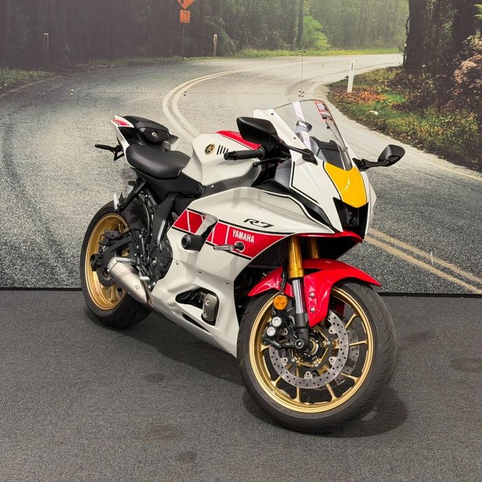 2021 Yamaha YZF-R7LA White