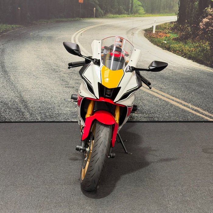 2021 Yamaha YZF-R7LA White