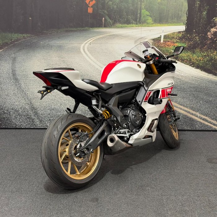 2021 Yamaha YZF-R7LA White