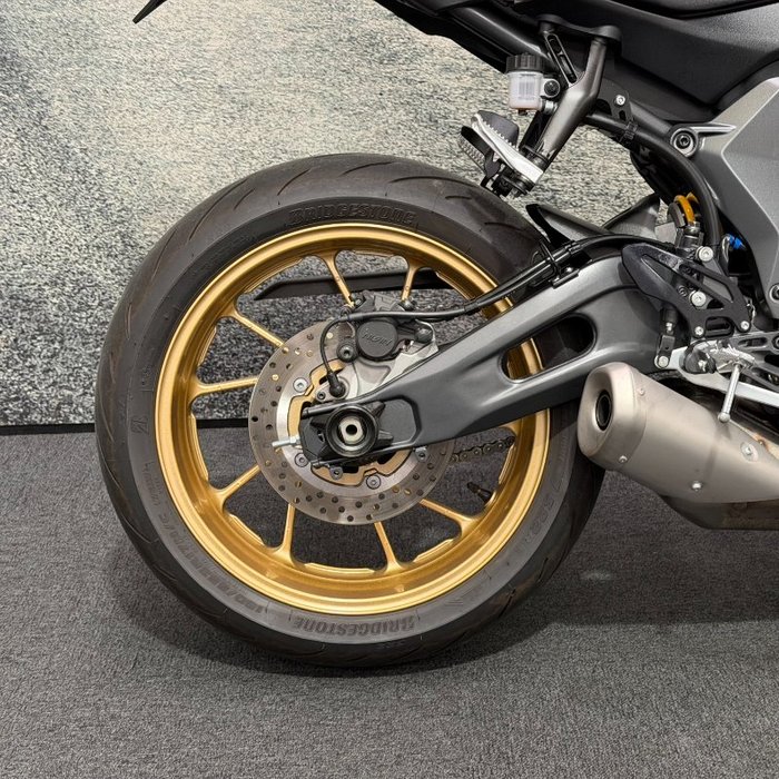 2021 Yamaha YZF-R7LA White