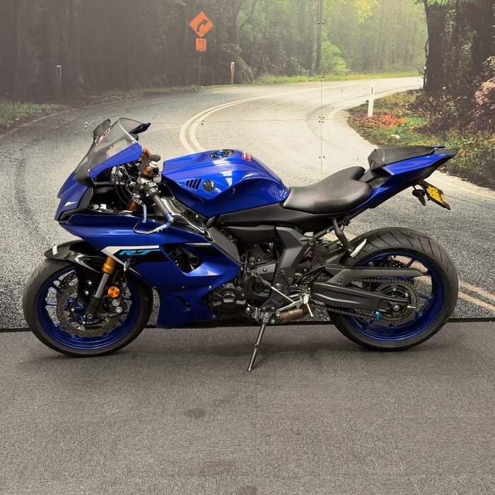 2025 Yamaha YZF-R7LA Blue