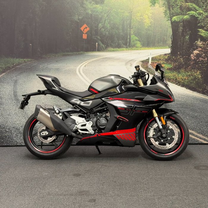 2024 CFMOTO 2024 Cf Moto 450CC 450SR ABS ROAD White