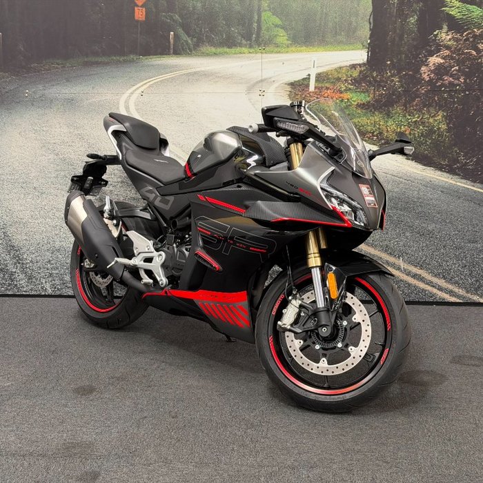 2024 CFMOTO 2024 Cf Moto 450CC 450SR ABS ROAD White