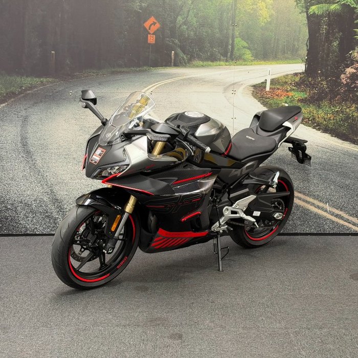 2024 CFMOTO 2024 Cf Moto 450CC 450SR ABS ROAD White