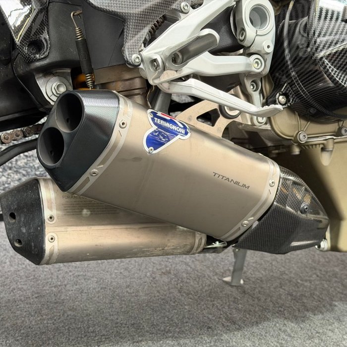 2021 DUCATI STREETFIGHTER V4 S Red