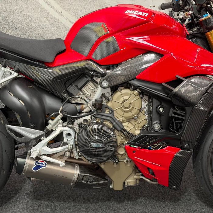 2021 DUCATI STREETFIGHTER V4 S Red