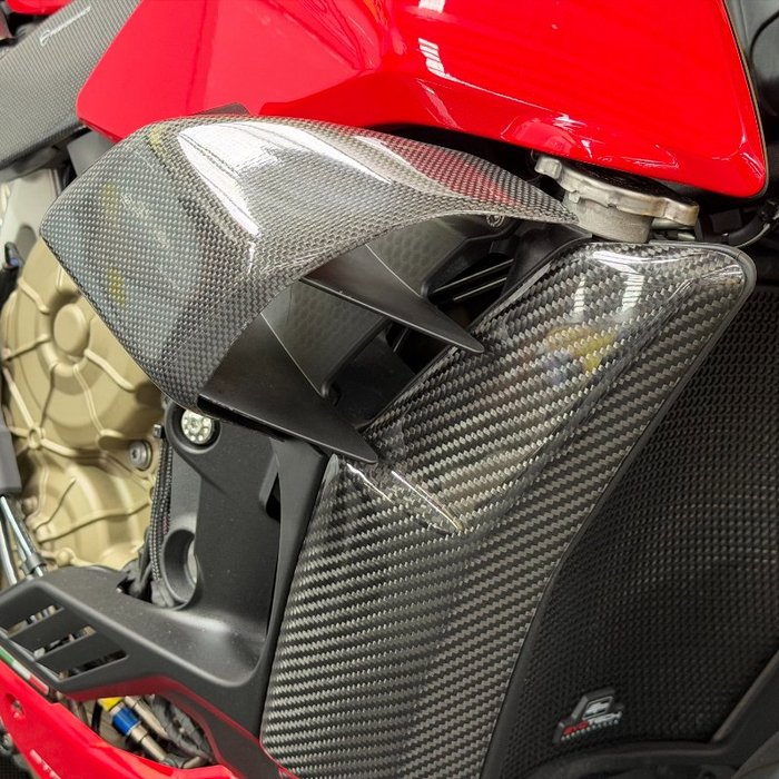 2021 DUCATI STREETFIGHTER V4 S Red