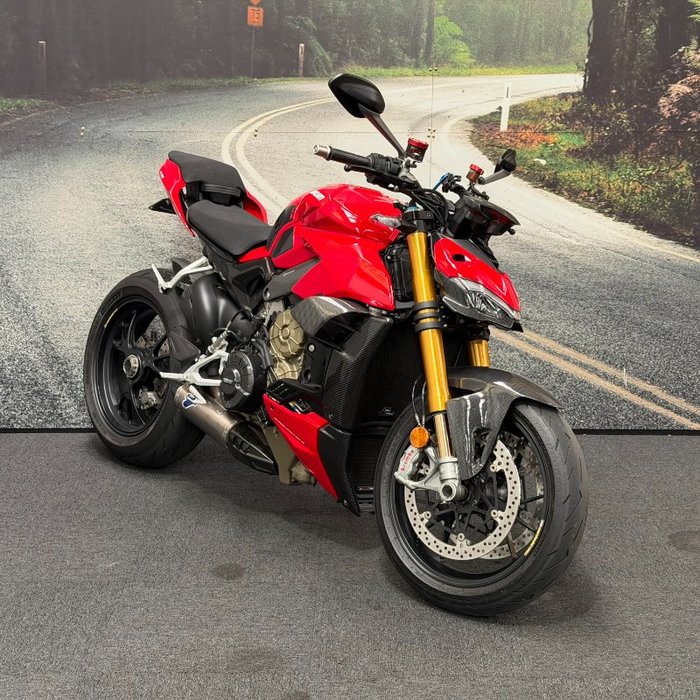 2021 DUCATI STREETFIGHTER V4 S Red