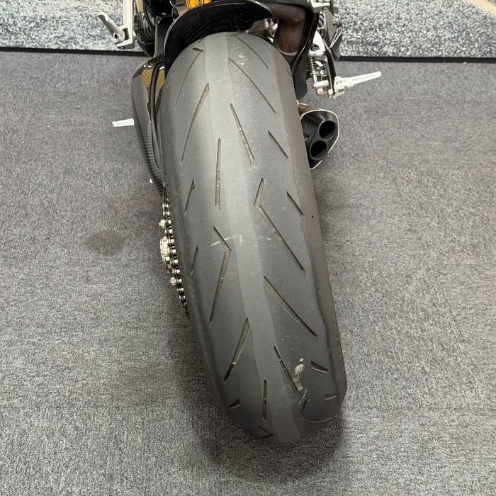 2021 DUCATI STREETFIGHTER V4 S Red