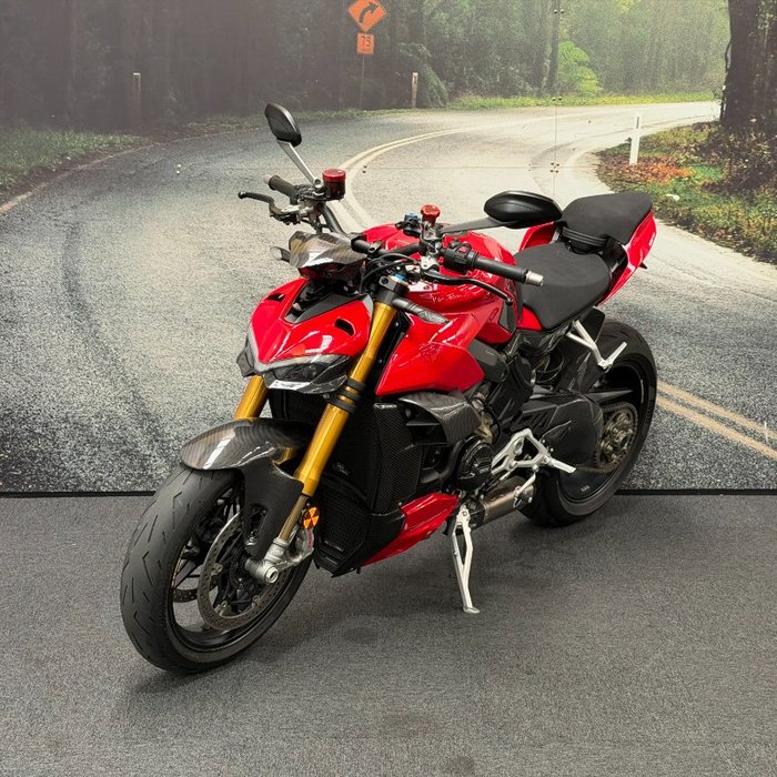 2021 DUCATI STREETFIGHTER V4 S Red