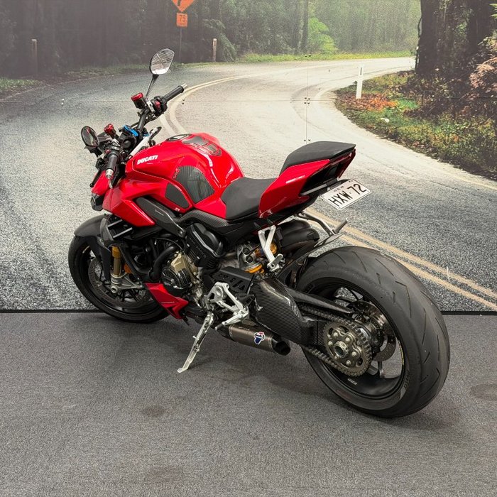 2021 DUCATI STREETFIGHTER V4 S Red