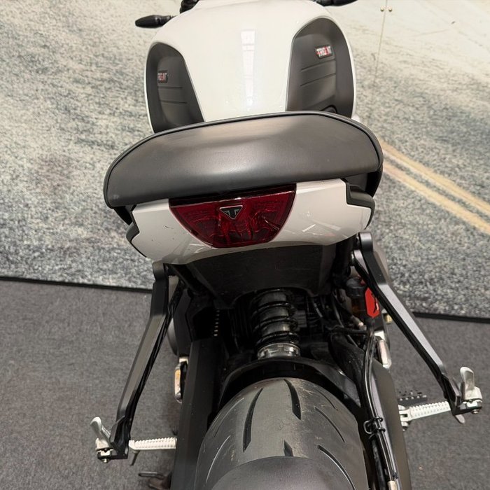 2021 Triumph TRIDENT 660 White