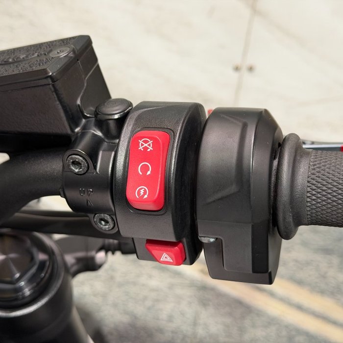 2021 Triumph TRIDENT 660 White