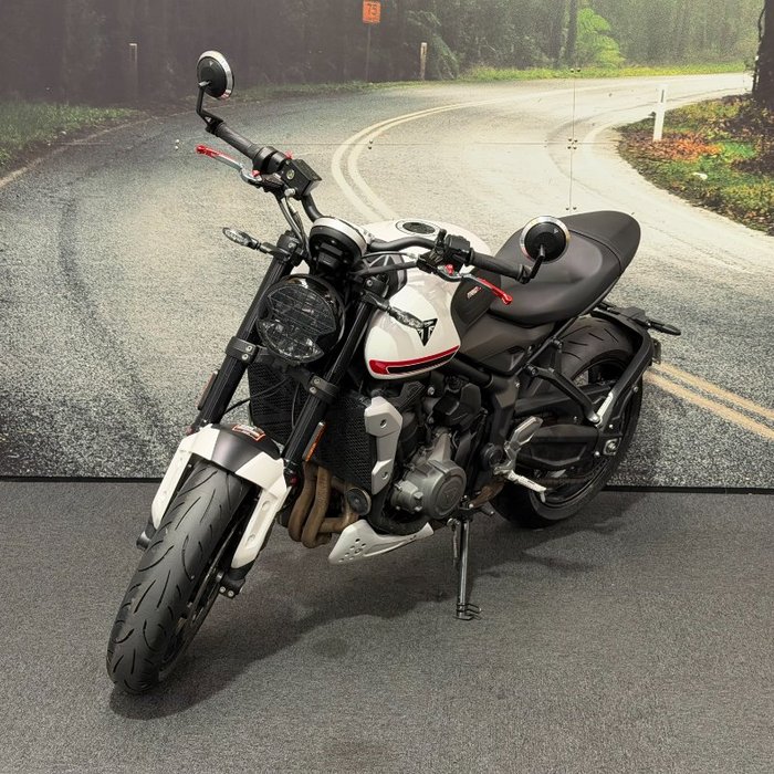 2021 Triumph TRIDENT 660 White
