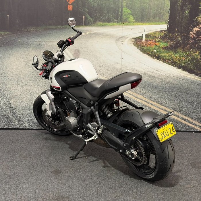 2021 Triumph TRIDENT 660 White