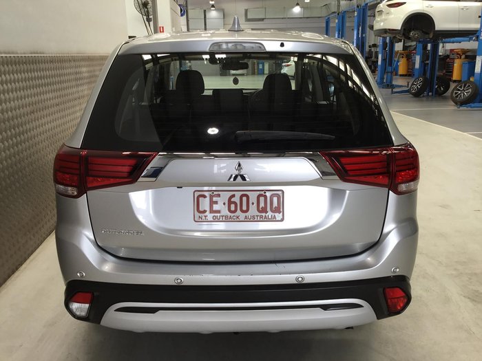 2021 Mitsubishi Outlander ES