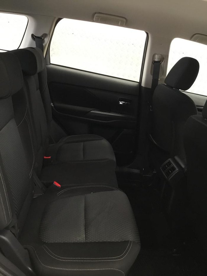 2021 Mitsubishi Outlander ES