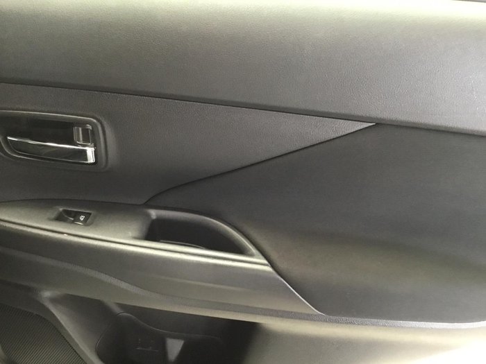 2021 Mitsubishi Outlander ES