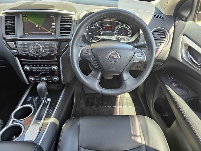 2017 Nissan Pathfinder ST-L