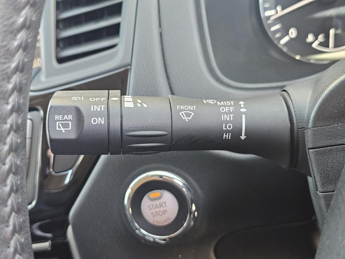 2017 Nissan Pathfinder ST-L