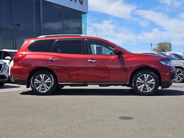 2017 Nissan Pathfinder ST-L