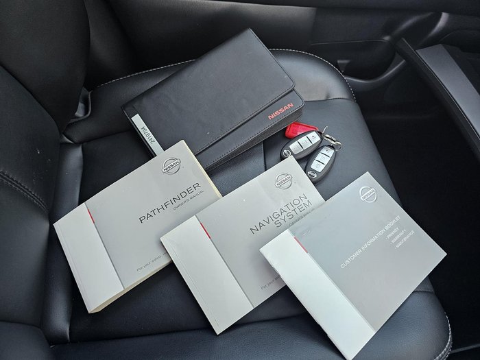 2017 Nissan Pathfinder ST-L