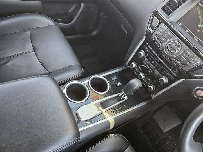 2017 Nissan Pathfinder ST-L