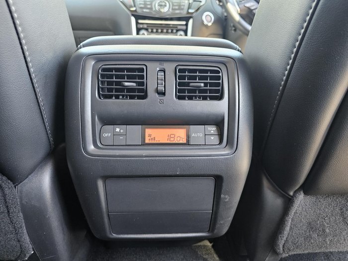 2017 Nissan Pathfinder ST-L